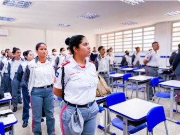 Quase 40% das escolas estaduais de MT já são cívico-militares Quase 40% das escolas estaduais de MT já são cívico-militares