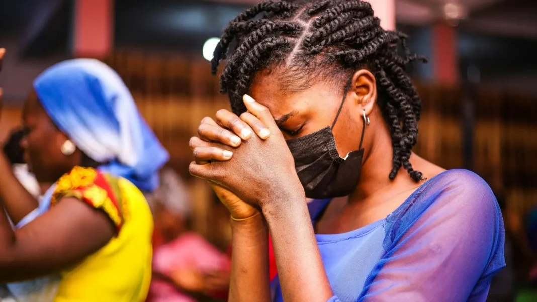 Especialistas denunciam ataques contra mulheres e meninas cristãs na Nigéria Especialistas denunciam ataques contra mulheres e meninas cristãs na Nigéria