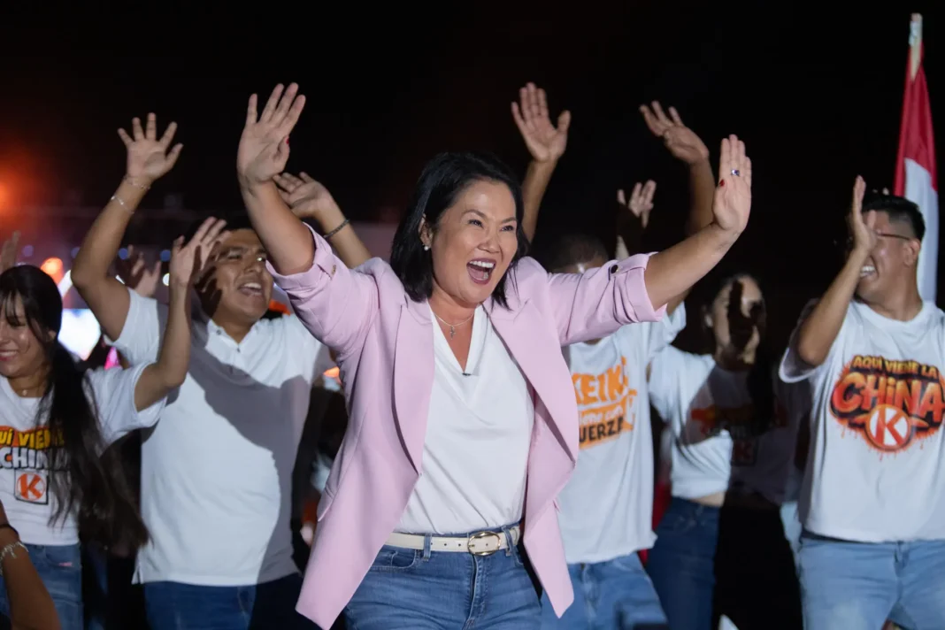 Atas que decidirão eleição no Peru têm mais votos para Fujimori, diz jornal Atas que decidirão eleição no Peru têm mais votos para Fujimori, diz jornal